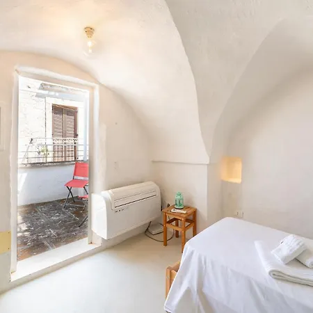 Rentbeat Collection 2 Historic Center Apartment